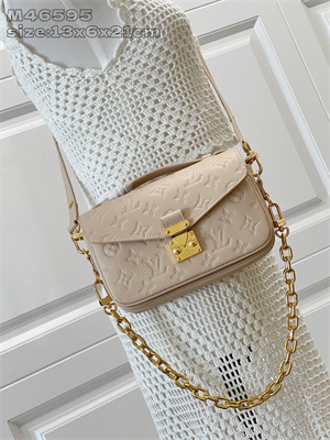 L.V Pochette Métis East West Monogram Empreinte Sand M14322