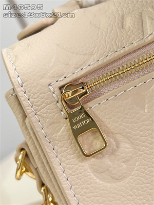 L.V Pochette Métis East West Monogram Empreinte Sand M14322