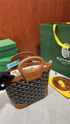 Goyard Beluga Mini Bag Goyardine Canvas & Chevroches Calfskin Black &Tan