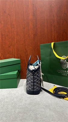 Goyard Beluga Mini Bag Goyardine Canvas & Chevroches Calfskin Navy Blue