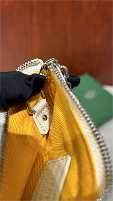 Goyard Key Pouch coin purse Goyardine Canvas & Chevroches Calfskin White