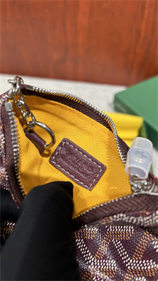 Goyard Key Pouch coin purse Goyardine Canvas & Chevroches Calfskin Burgundy