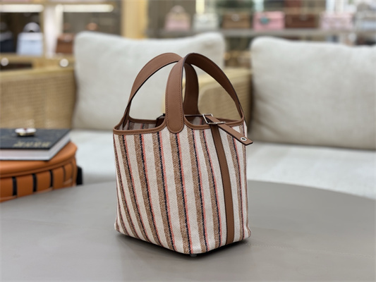 Picotin Lock 18 Bag in taurillon Clemence leather with “Couverture Lignes” embroidery Gold HS