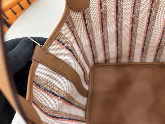 Picotin Lock 18 Bag in taurillon Clemence leather with “Couverture Lignes” embroidery Gold HS