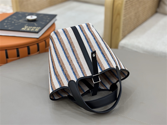 Picotin Lock 18 Bag in taurillon Clemence leather with “Couverture Lignes” embroidery Black HS