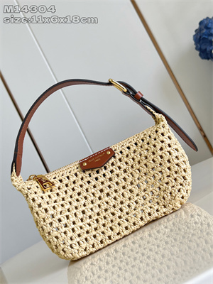 L.V  Hills Pochette Raffia & Brown Calfskin M14304