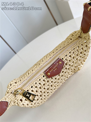 L.V  Hills Pochette Raffia & Brown Calfskin M14304