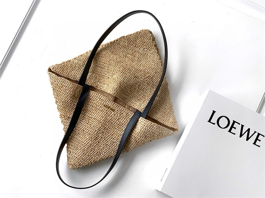 Loewe Medium Puzzle Fold tote in raffia Nature