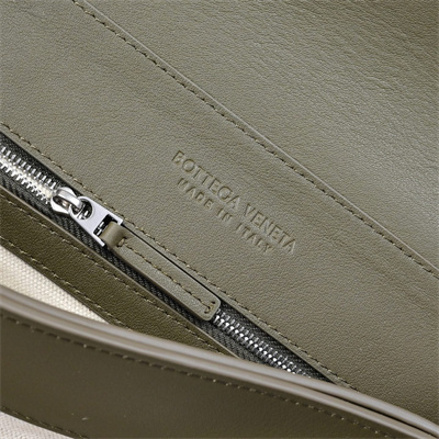 BV Medium Andiamo Messenger Bag In Calfskin Mustard