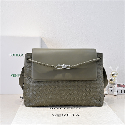 BV Large Andiamo Messenger Bag In Calfskin Mustard