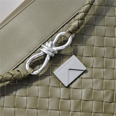 BV Large Andiamo Messenger Bag In Calfskin Mustard