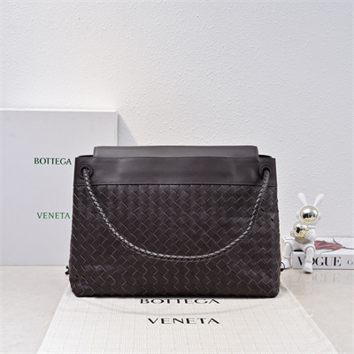 BV Large Andiamo Messenger Bag In Calfskin Fondant