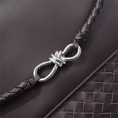 BV Large Andiamo Messenger Bag In Calfskin Fondant