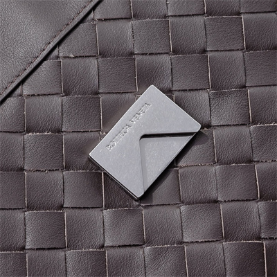 BV Large Andiamo Messenger Bag In Calfskin Fondant