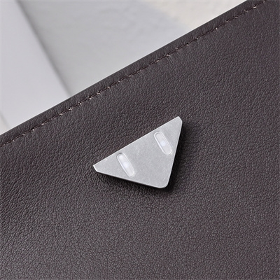 BV Large Andiamo Messenger Bag In Calfskin Fondant