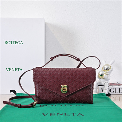 BV Knot Lock Bag In Lambskin Barolo
