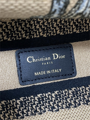 CD Medium Lady D-Lite Bag  Embroidery Beige