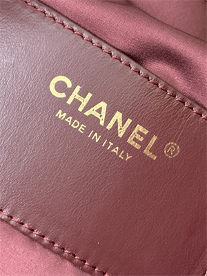 Chanel 25 Small Handbag Grained Calfskin Gold Tone Metal Burgundy AS5293