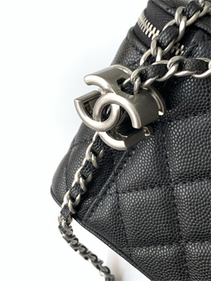 Chanel Vanity Case Grained Calfskin& Silver-Tone Metal Black AP3940