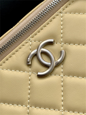 Chanel Vanity Case Lambskin & Silver-Tone Metal Yellow AP3940