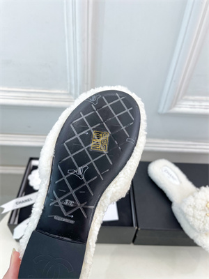 Chanel Slipper Women 38959