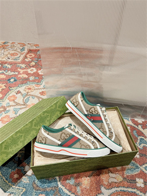 Gucci Sneakers Women/Men 38994