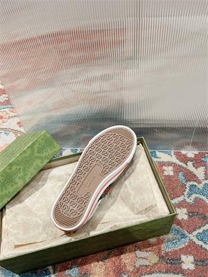 Gucci Sneakers Women/Men 38994