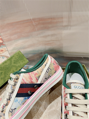 Gucci Sneakers Women/Men 38996