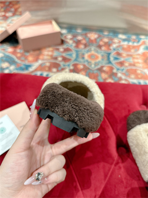 Miumiu Slipper Women 39004