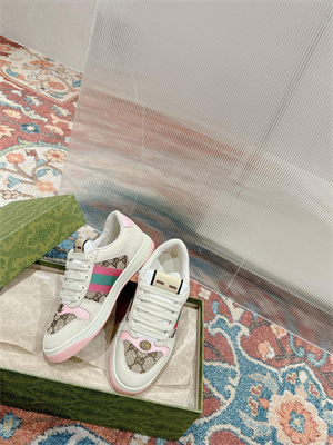 Gucci Sneakers Women 39011