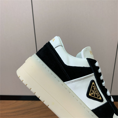 Prada Sneakers Women 39021