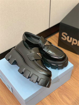 Prada Loafer Women/Men 39023