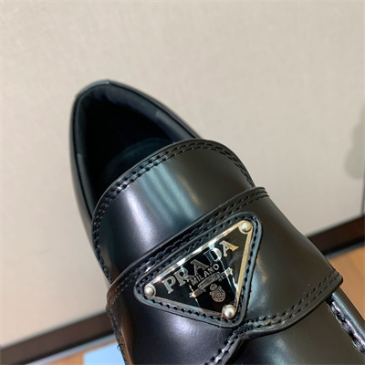 Prada Loafer Women/Men 39023