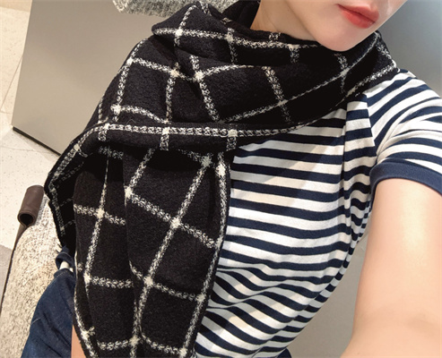 Chanel Wool Scarf 38929