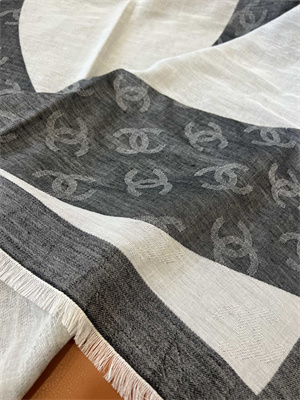 Chanel Wool/Cashmere/Silk Scarf/Shawl 38933