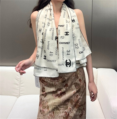 Chanel Cashmere/Silk Scarf/Shawl 38934