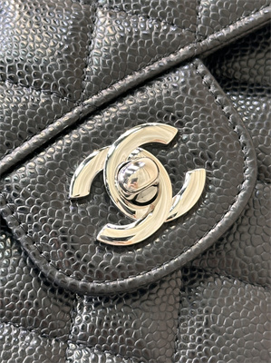 Chanel Medium Classic Flap Bag Grained Calfskin Gold Tone Metal Black 01112 TOP