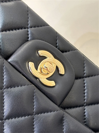 Chanel Mini Classic Flap Bag Lambskin Gold Tone Metal Black Color 01116 TOP