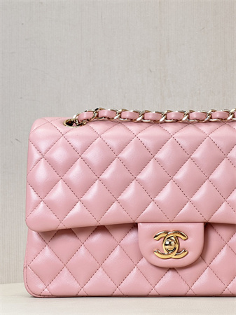 Chanel Medium Classic Flap Bag Lambskin Gold Tone Metal Sakura Pink 01112 TOP