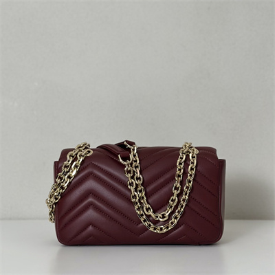 Gu.cci GG Marmont Small shoulder bag matelassé chevron lambskin leather Lt Gold toned hardware Rosso Ancora red837280