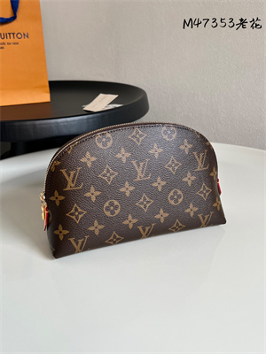 L.V Cosmetic Pouch GM Monogram Canvas M47353