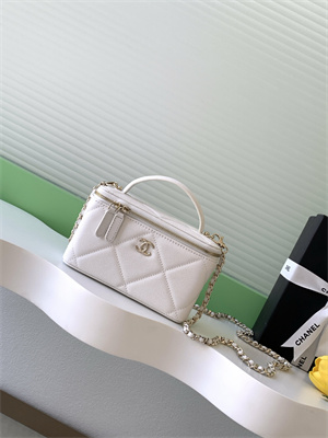 Chanel Long Vanity With Chain Grained Calfskin & Gold-Tone Metal White AP4933